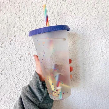 473/700ml Color Changing Cup Food Grade PP Eco-friendly Non-toxic Durable Confetti wielokrotnego użytku Plastikowy Kubek Z Pokrywką Szklanka
