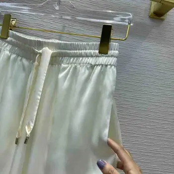 Luksusowe Marki Różowe Sportowe Spodnie dla kobiet Lato 2021 Koronki Projektowanie Wysokiej Talii Spodnie Biegowe Wakacje Wypoczynek Cienkie Białe Spodnie